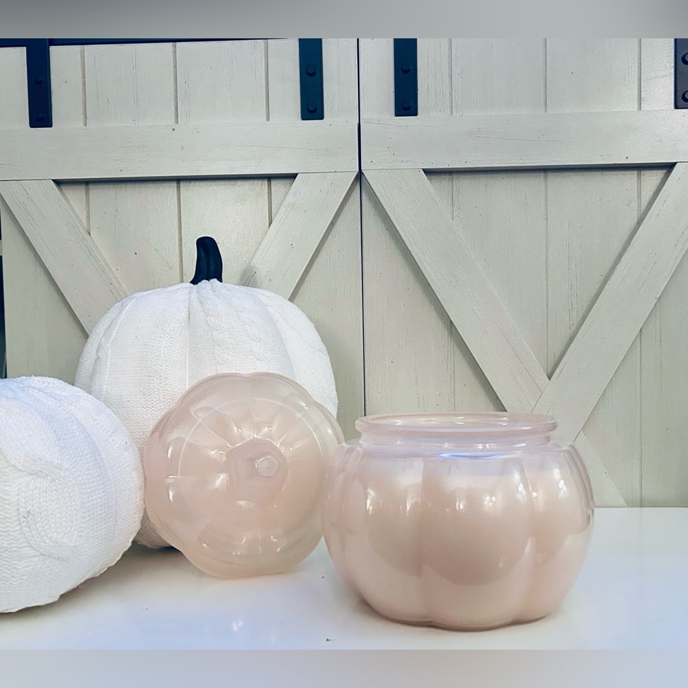 Better Homes & Gardens Salted Coconut Mahogany 3-Wick Glass Pumpkin 30oz Candle - Picture 10 of 13